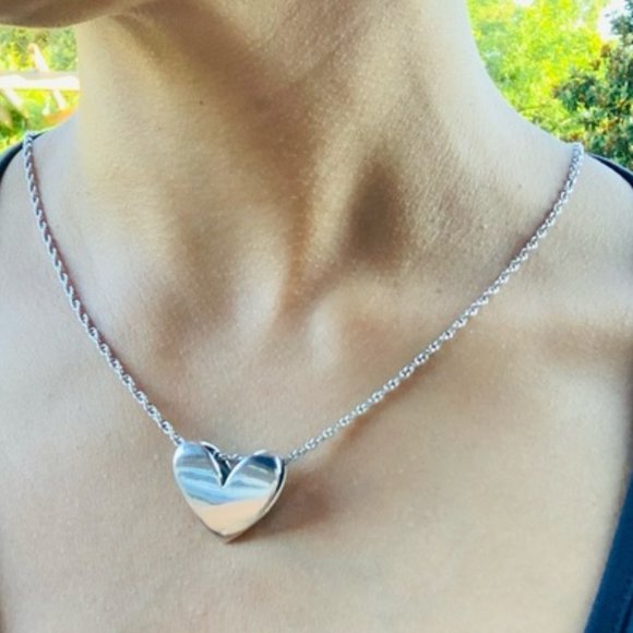 James Avery rare & retired heart pendant 925 - Picture 1 of 7